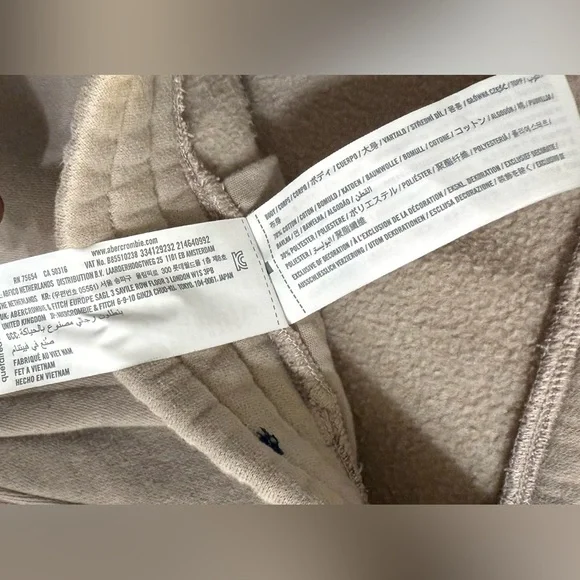 Hollister Men’s Relaxed Fleece Graphic Joggers – Tan - Picture 6 of 6